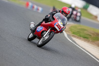 Vintage-motorcycle-club;eventdigitalimages;mallory-park;mallory-park-trackday-photographs;no-limits-trackdays;peter-wileman-photography;trackday-digital-images;trackday-photos;vmcc-festival-1000-bikes-photographs